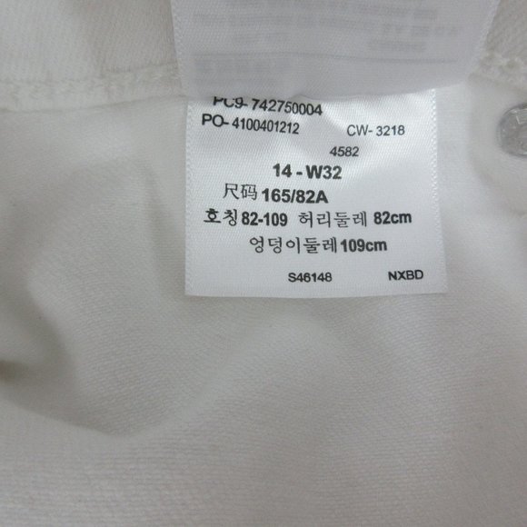 Levi's Women's Blue Jean Style Mini Skirt Size 14--W32 Color White NWOT - Picture 8 of 8